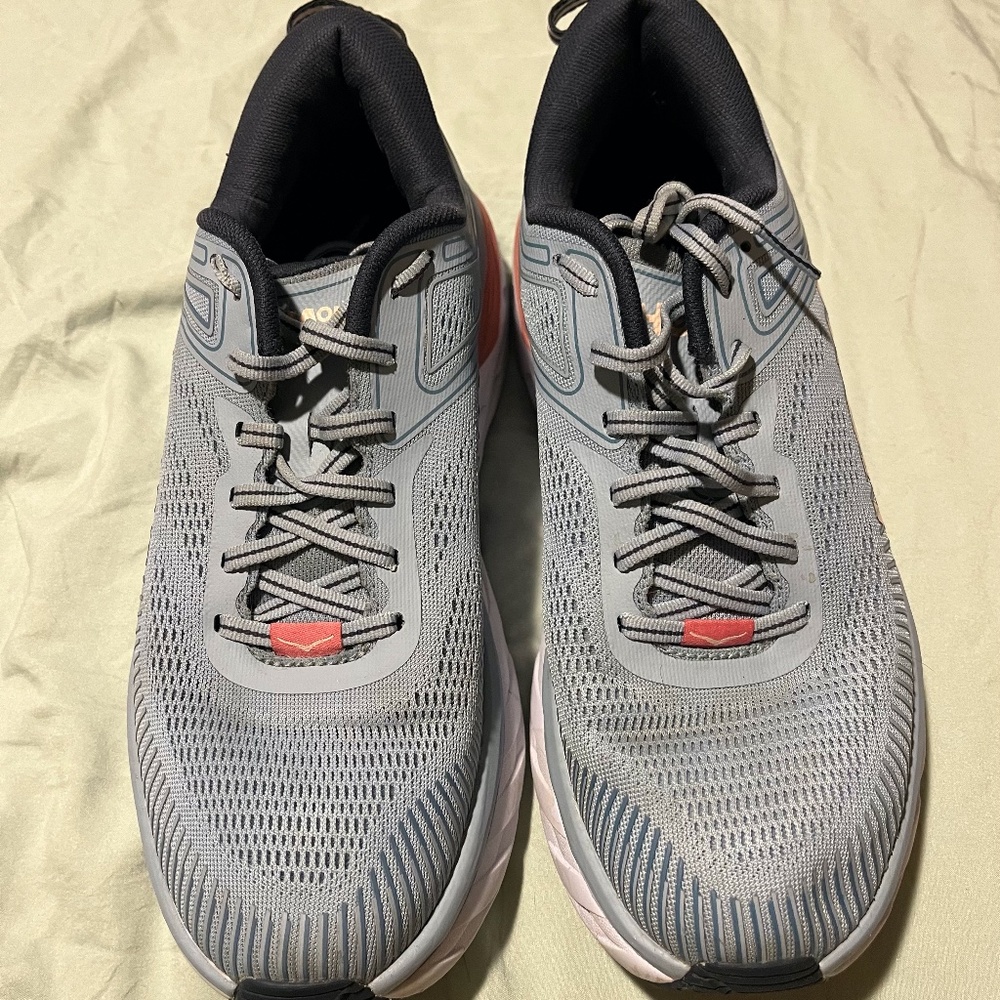 HOKA ONE ONE  BONDI 7  WOMEN'S SIZE 10   BLUE RUNNING SHOES  Very Nice Condition